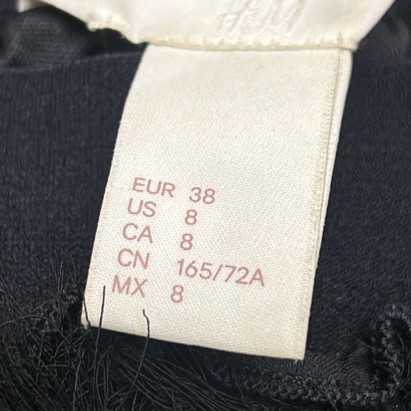 Black feathery skirt - Picture 3 of 4